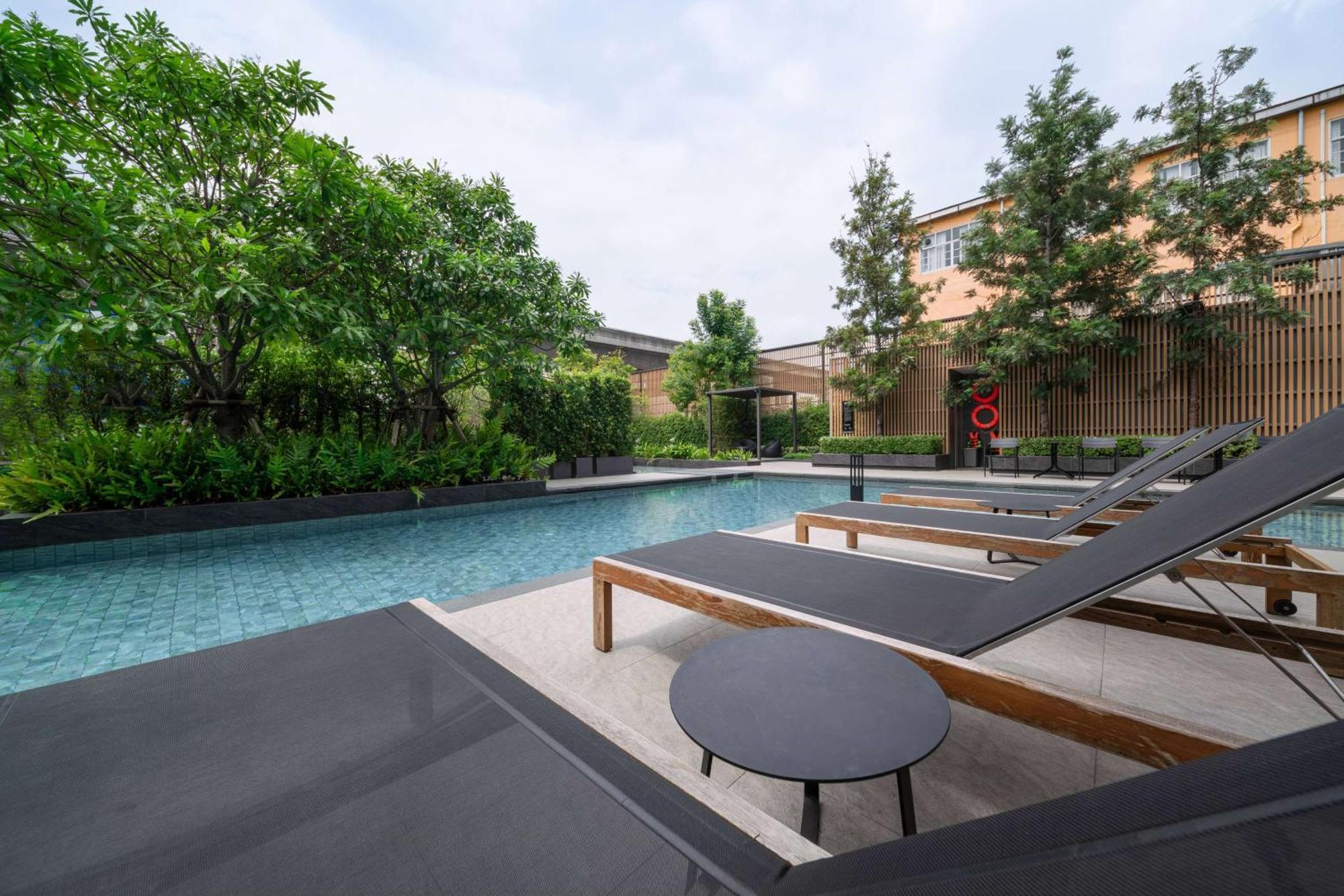 Hotel Ramada By Wyndham Bangkok Sukhumvit 87 Exterior foto